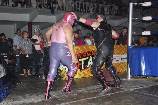 Chessman quiere la máscara de la pantera rosa.