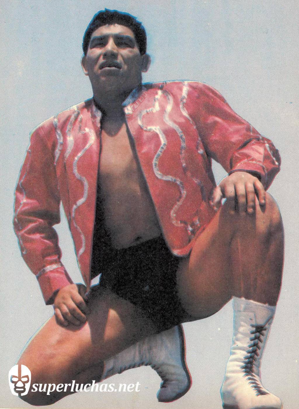 En un día como hoy... El Santo rapó a Chino Chow 3 Chin Ho Chow (El Chino Chow)