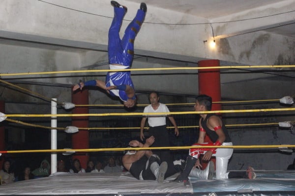 Boom de Lucha Libre en Xalapa 4 Así conseguían la victoria Aero Tiger y Xplosivo.