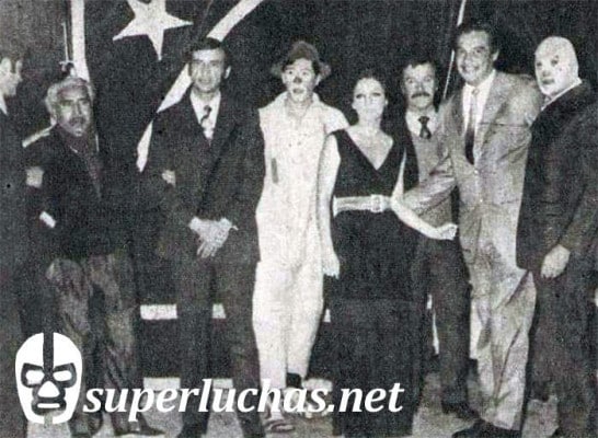 Santo, el Enmascarado de Plata, al Salón de la Fama WWE 5 José Rojas, Pepe Loza, Angélica María, Carlos Suárez, Jaime Fernández y Santo
