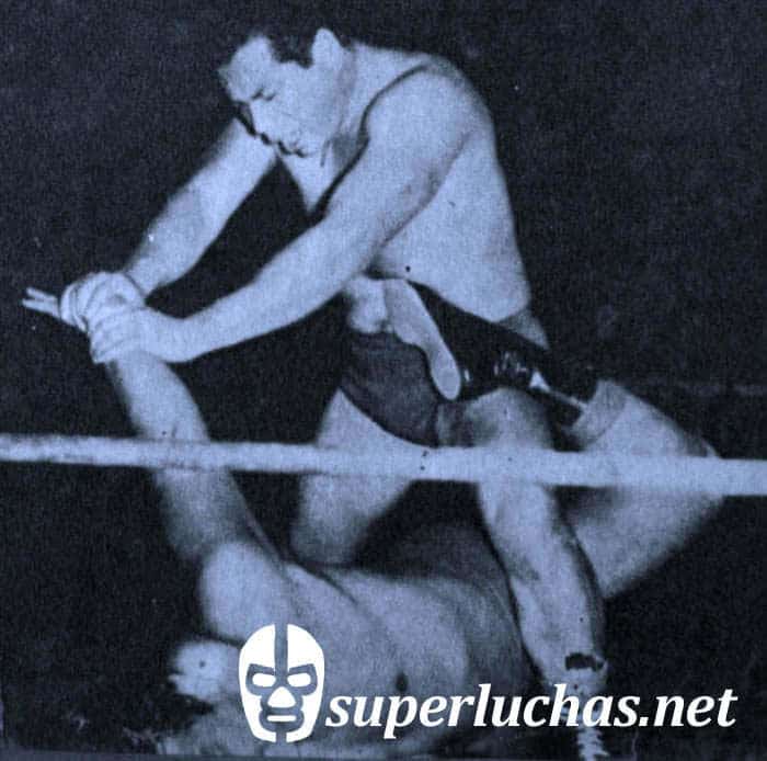 Blas Corona vs. Chico Casasola