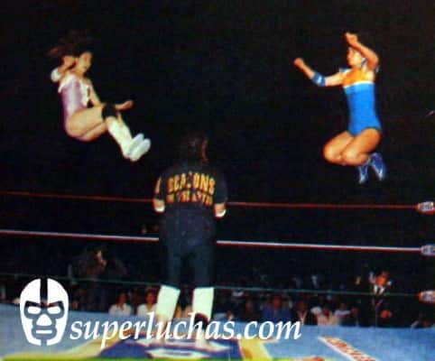 CAMPAL: Actualidades de la lucha libre mexicana | Aniversario deslucido 8 Mima Shimoda y Mariko Yoshida vs. Martha Villalobos