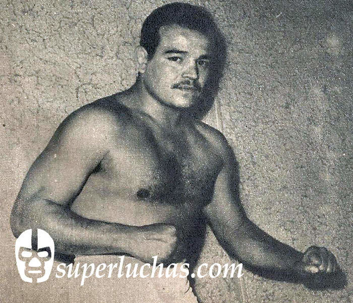 En un día como hoy... 2010: Místico vence a Volador Jr... 1960: Duelo de regiomontanos y españoles 8 Al Velazco