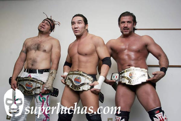 Los Perros del Mal: Mr. Águila, Hijo del Perro Aguayo y Héctor Garza