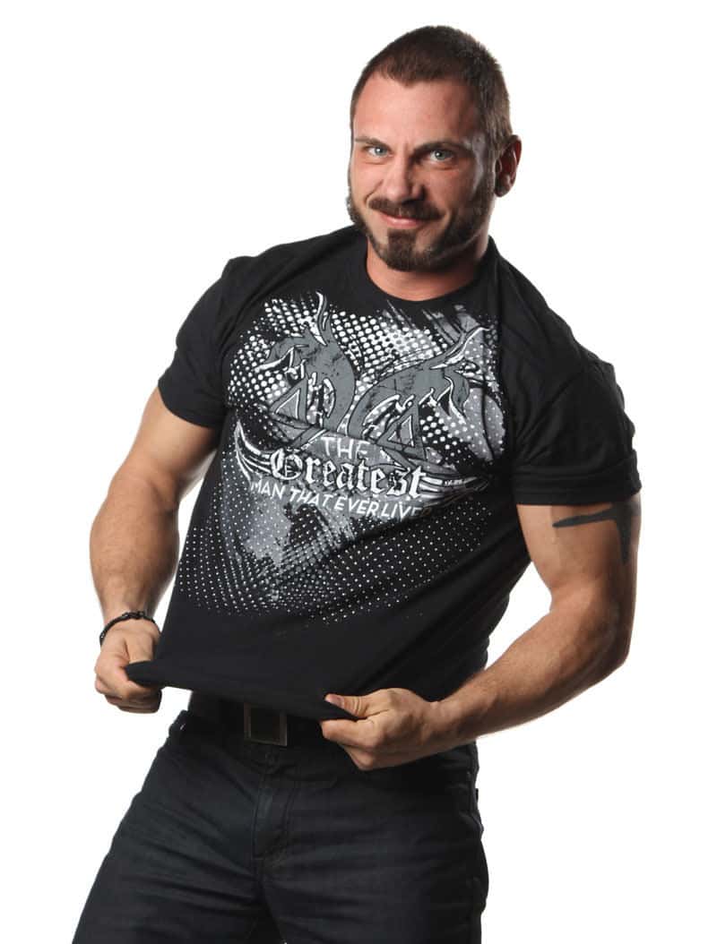 Austin Aries es acusado