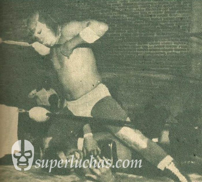 En un día como hoy... 1965: Lou Thesz y El Santo vs. Karloff Lagarde y Benny Galant 8 Dick Angelo vs. Águila Azteca