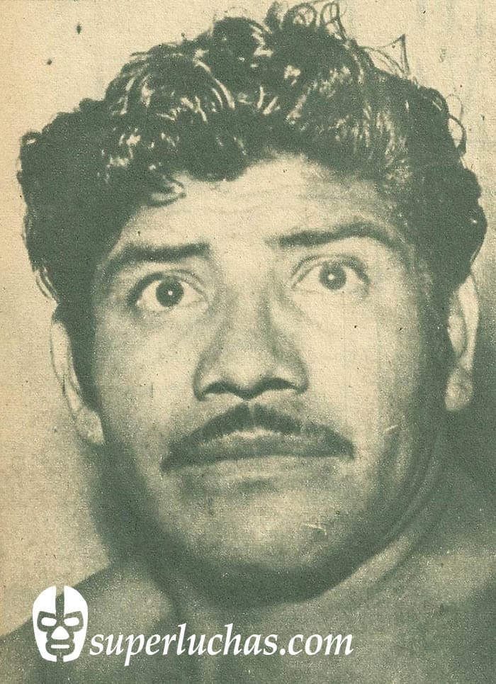 En un día como hoy... 1965: Lou Thesz y El Santo vs. Karloff Lagarde y Benny Galant 4 Pedro Nieves