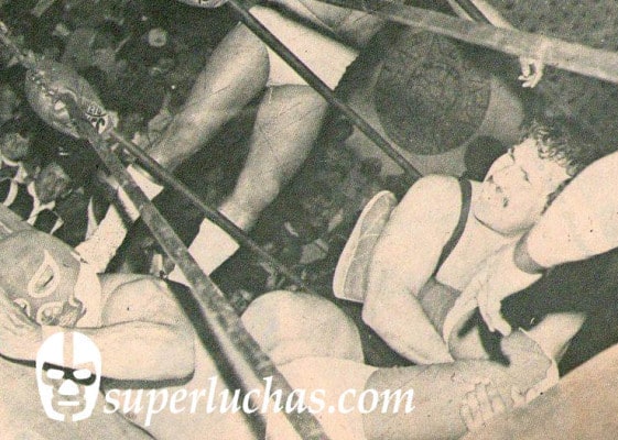 Roberto Paz vs. El Gitano