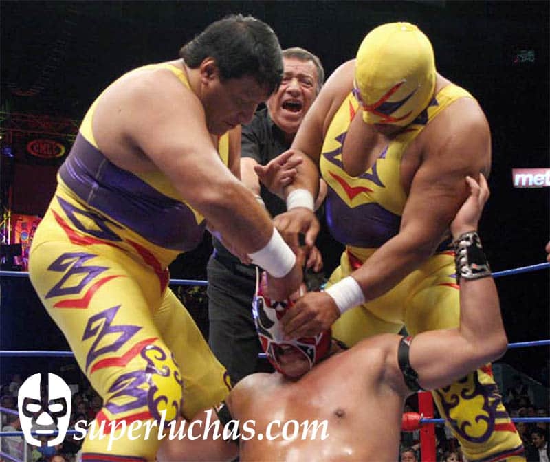 Ray Mendoza Jr. y Villano IV vs. Último Guerrero