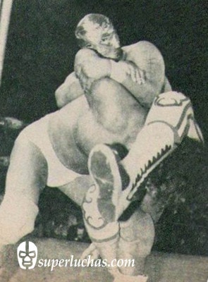 Villano III vs. Perro Aguayo