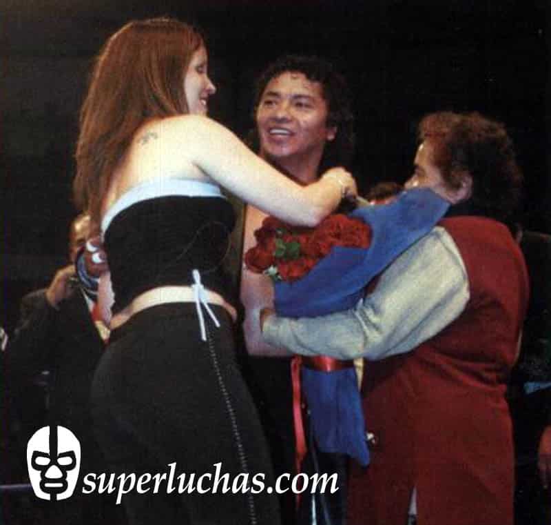 En un día como hoy... 2005: Negro Casas celebra 25 años de luchador... Surgen Los Perros del Mal 3 Negro Casas y Dalys