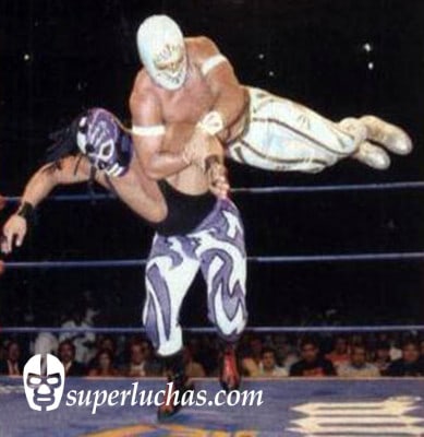 Místico vs. Averno