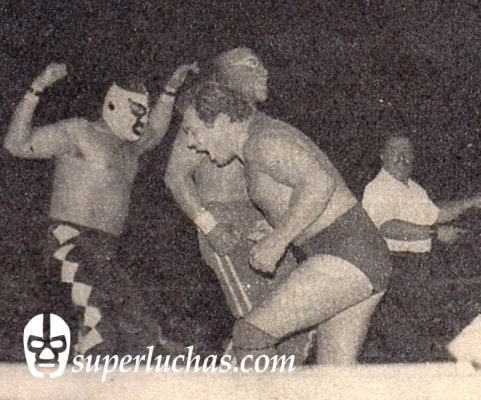 Pierroth y El Faraón vs. Villano III
