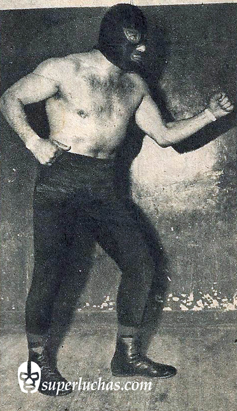 En un día como hoy... 2006: Relámpago rapa a Máscara Mágica en dos al hilo... 1949: Gori Guerrero, Campeón Mundial Welter 10 Black Shadow