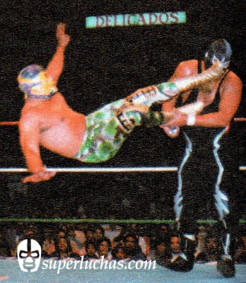 "Antes de retirarme quiero las máscaras de Rayo de Jalisco Jr. y Mil Máscaras" Canek 4 Canek vs. Rayo de Jalisco Jr.