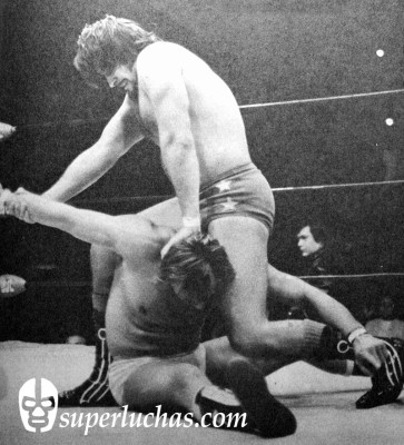 Coloso Colosetti vs. El Nazi