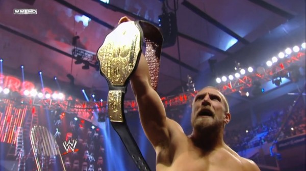 Daniel Bryan gana el Campeonato Mundial de Peso Completo en WWE TLC 2011 - WWE Network