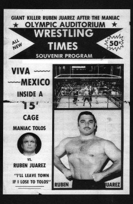 Rubén Juárez enfrentando a John Tolos en la estelar del Olympic