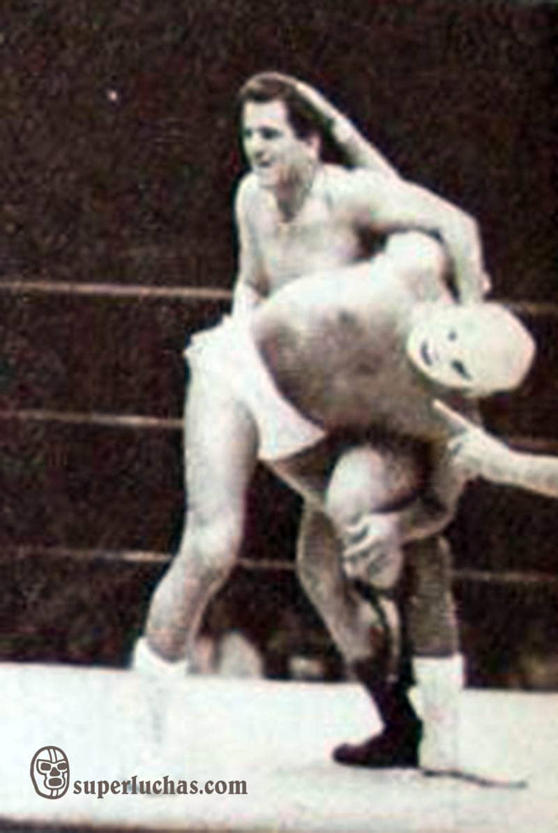 Raúl Reyes vs. Dr. Wagner