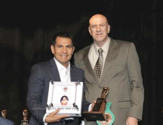 Marco Barrera en su presentación como miembro del Salón de la Fama de Boxeo de Nevada