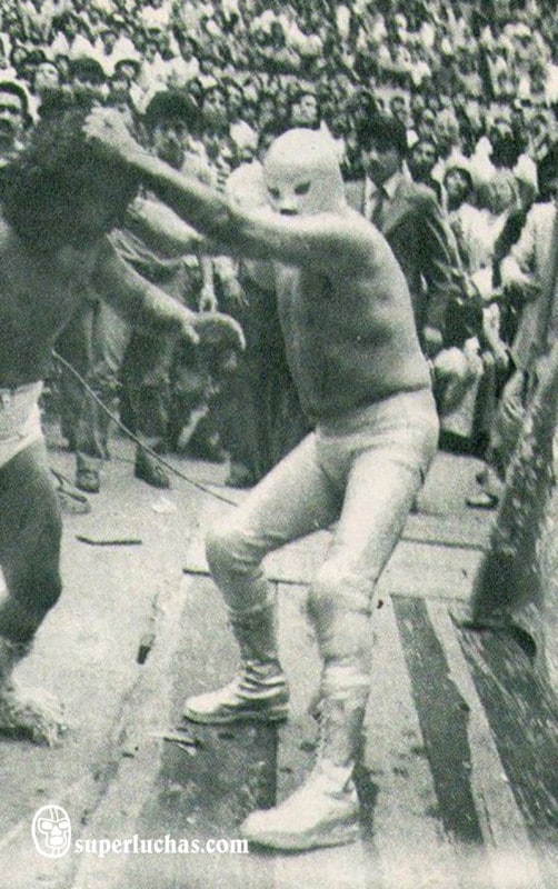 A 32 años de la partida de Santo, El enmascarado de Plata 7 Despedida de Santo