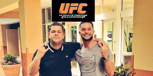 Finn Bálor y Grado con un mensaje para CM Punk - twitter @WWEBalor