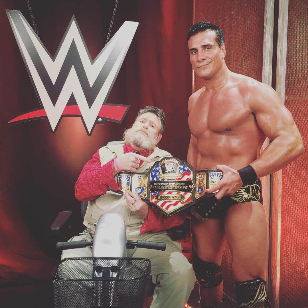 Zeb Colter con Alberto del Río como NUEVO WWE United States Champion (25/10/2015) / Instagram.com/WWE
