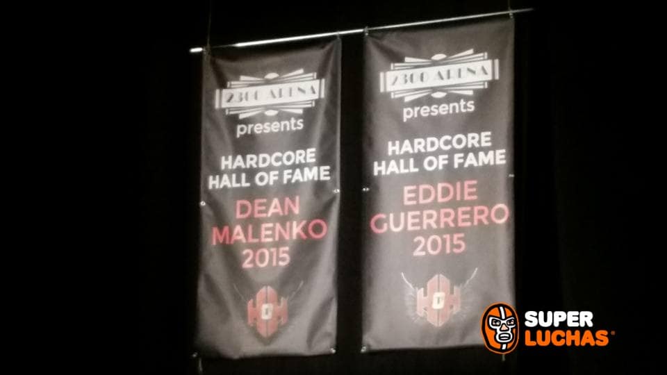 Eddie Guerrero y Dean Malenko son inmortalizados en la ECW Arena 3 La inducción de Eddie Guerrero y Dean Malenko al Hall of Fame de The Arena. Foto de George Tahinos