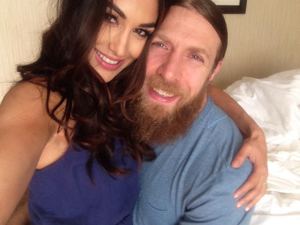 Debido al embarazo de Brie Bella, Daniel Bryan se acogerá a la cuarentena 2 Daniel Bryan y Brie Bella