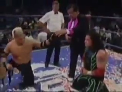 Felino vs. Súper Crazy, ¿Quién ha ganado más luchas de apuestas? 3 Zumbido vs. Súper Crazy - (2004) Captura de Pantalla