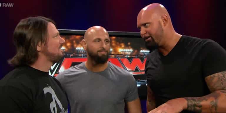 nuevo atuendo de Karl Anderson