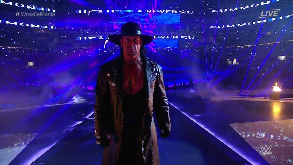 The Undertaker dice que en WrestleMania 32 fue su última lucha 4 The Undertaker hace su entrada en WWE WrestleMania 32 (03/04/2016) / Twitter.com/WWEUniverse