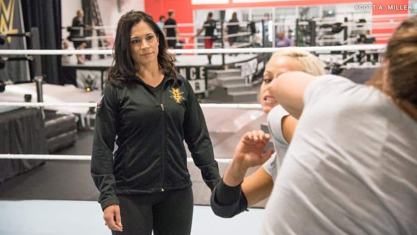 La nueva Sarah Stock, entrenadora de mujeres en WWE. Foto WWE.com