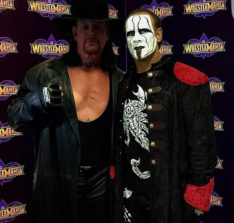 Foto de la única lucha entre Sting y The Undertaker 2 Montaje de The Undertaker y Sting juntos en la Conferencia de Prensa de WWE WrestleMania 34 / SÚPER LUCHAS - SuperLuchas.com