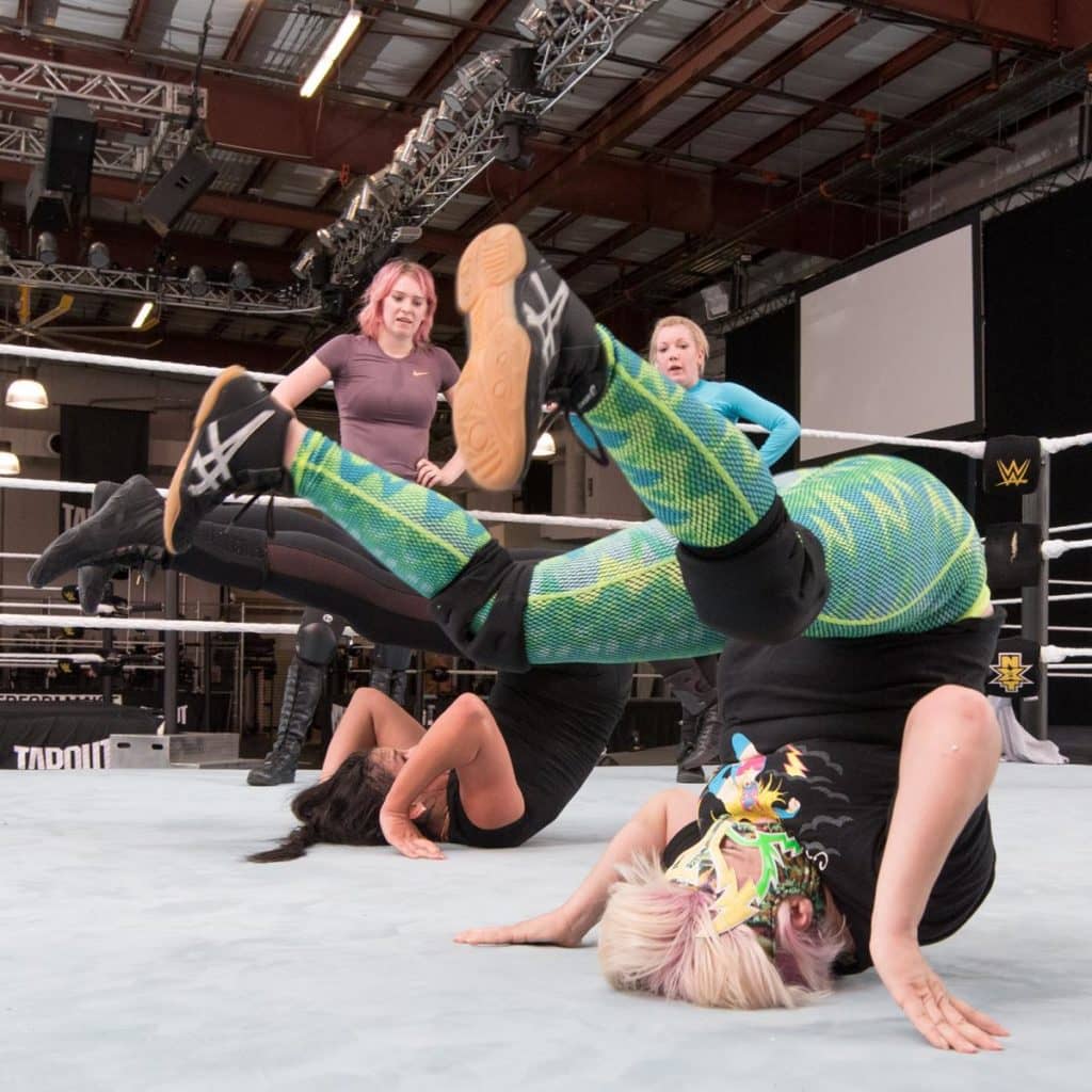 Primeras imágenes de Io Shirai y Chica Tormenta en el Performance Center 6