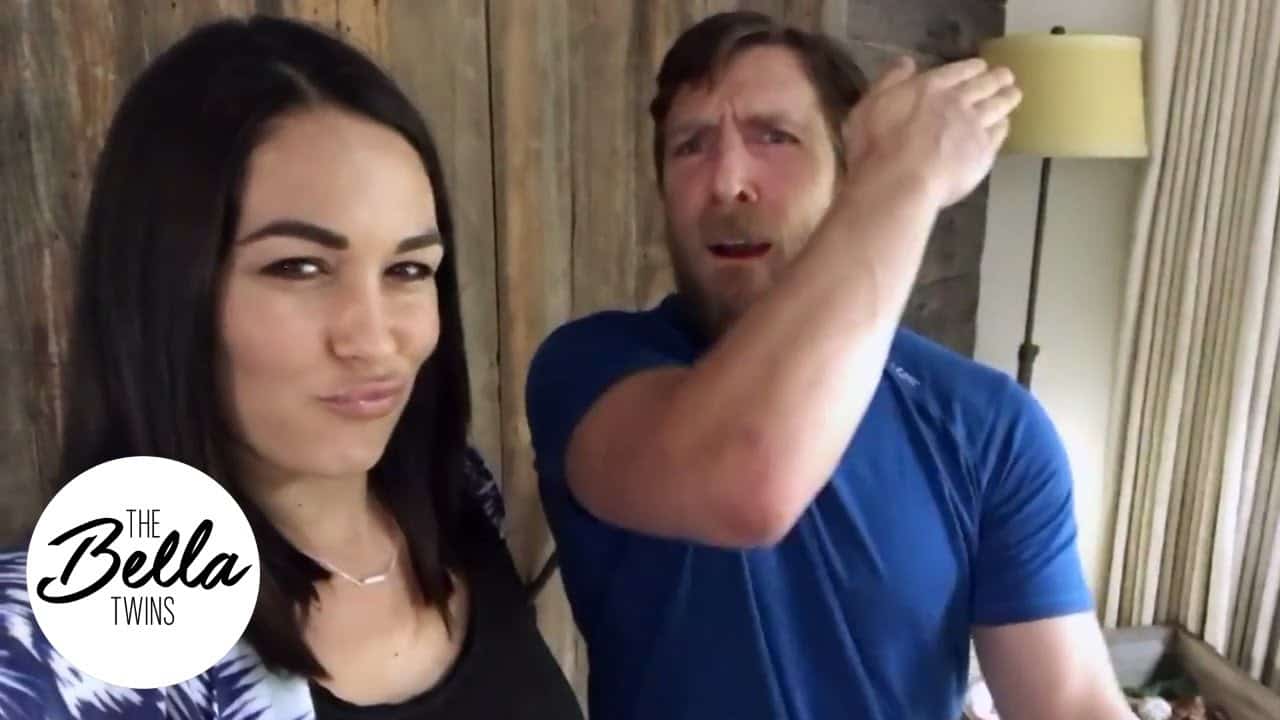 Brie Bella y Daniel Bryan envían un mensaje a James Ellsworth / The Bella Twins en YouTube