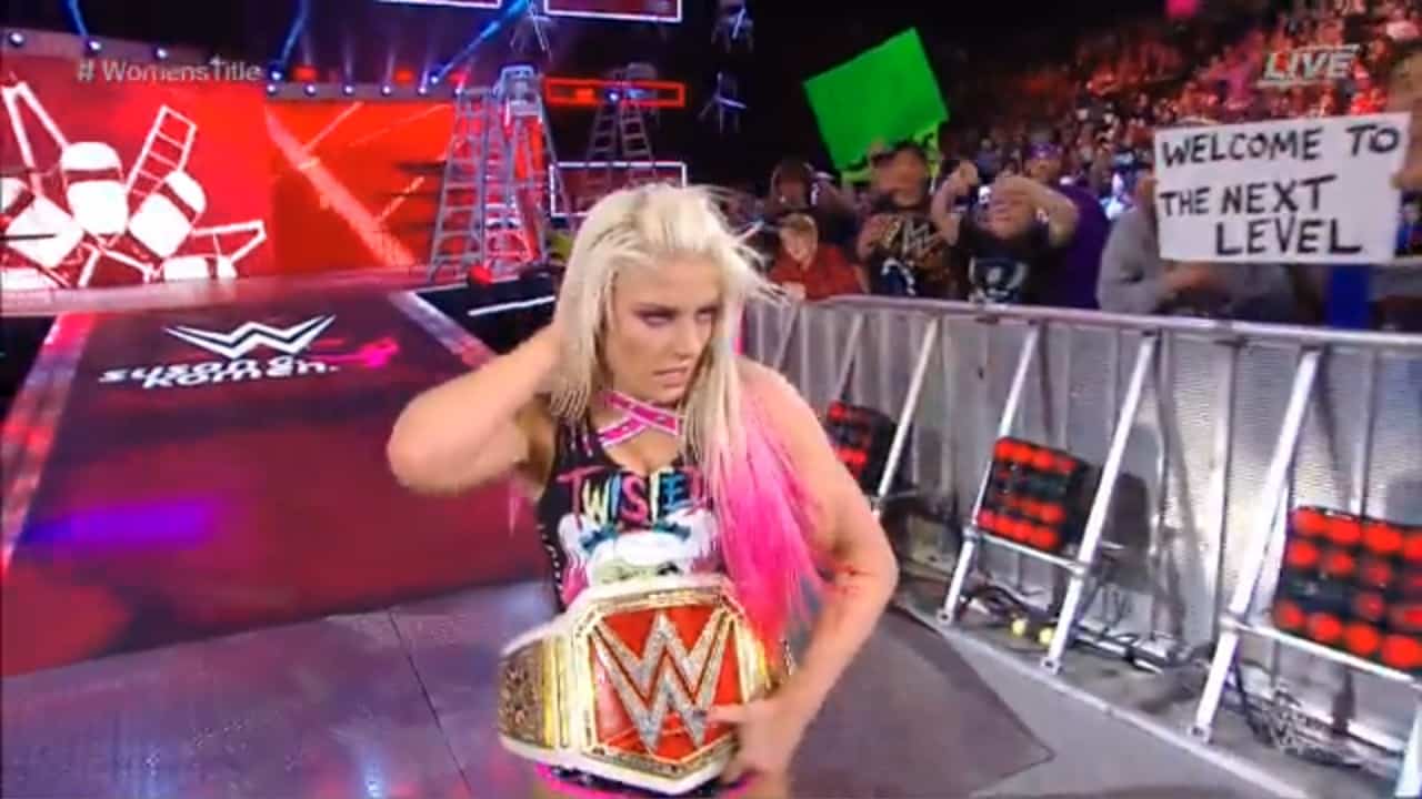 Alexa Bliss retained the Raw Women's Championship Superfights