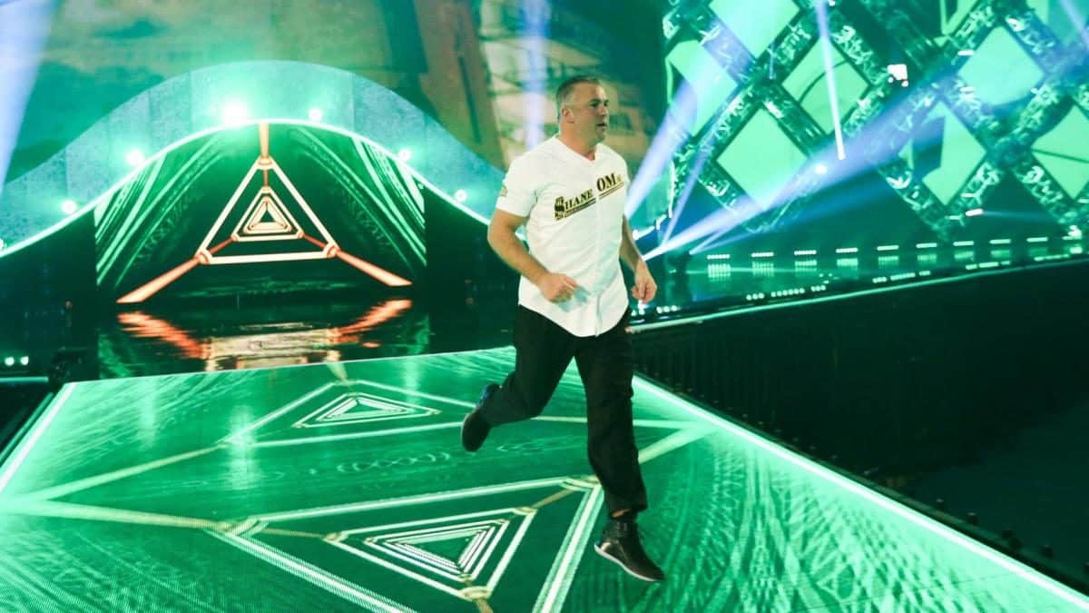 ¿Qué poder de decisión creativa tiene Shane McMahon? 2 poder de decisión creativa