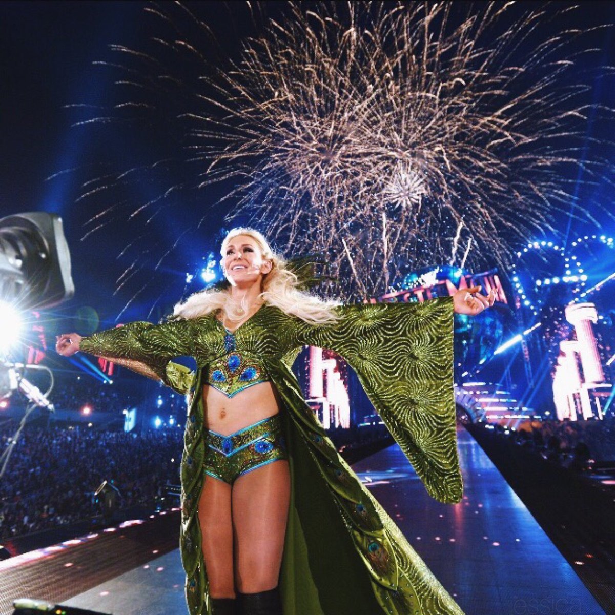 Charlotte tiene nuevo apodo y camiseta: "Miss WrestleMania" 4 Charlotte tiene nuevo apodo y camiseta: "Miss WrestleMania" 3
