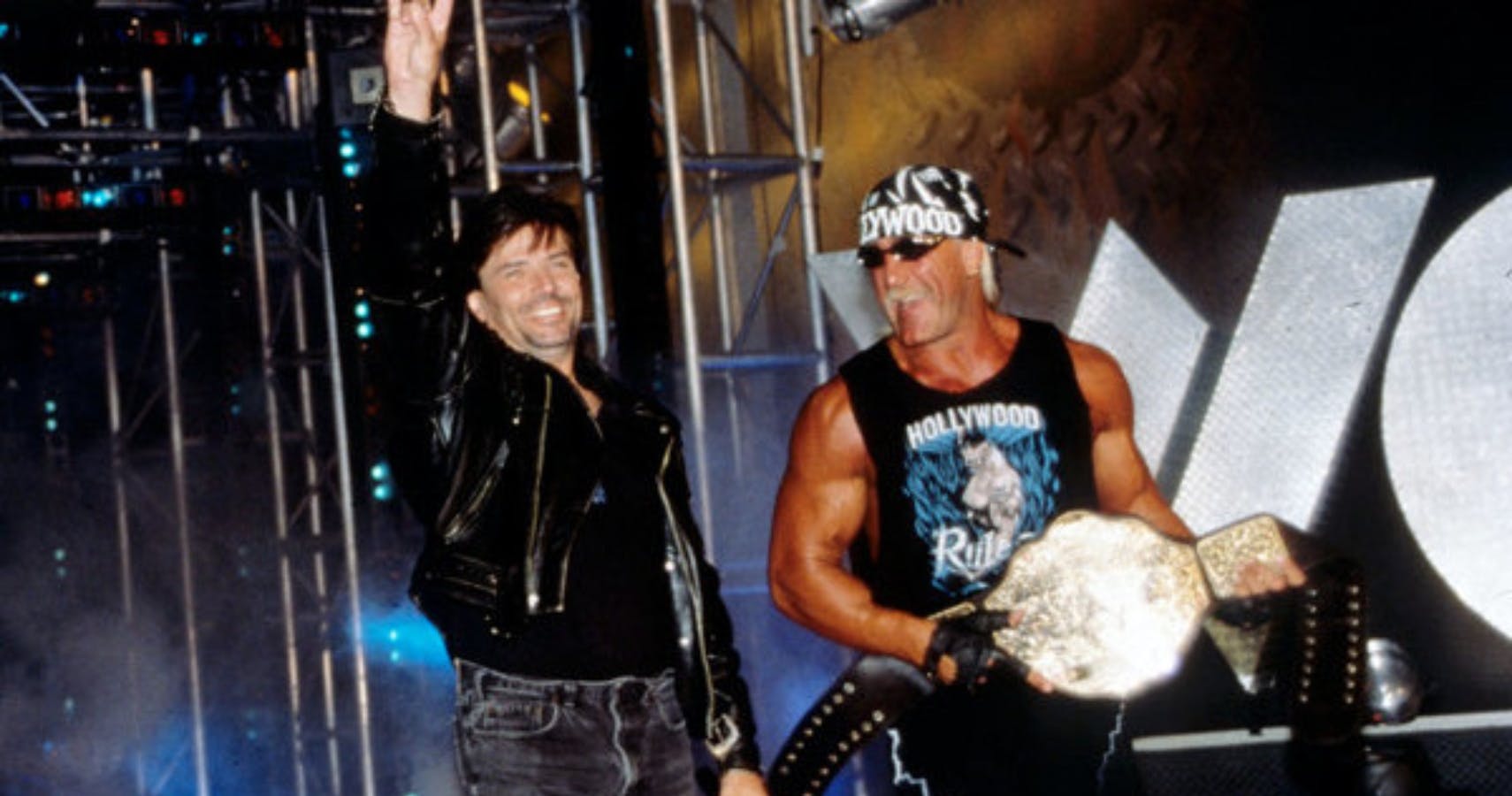 Recordando el episodio final de WCW Monday Nitro 4 pantallas