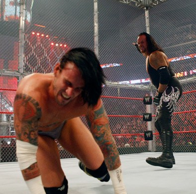 Triple H: "¿CM Punk? Su trasero es muy grande para Campeón Mundial" 4 The Undertaker siempre alabó el gran trabajo de Punk y nunca desaprovechaba oportunidad alguna para compartir el ring con él.