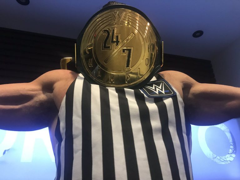 Drake Maverick "asalta" a Elias en un estudio de grabación 1 Maverick Elias