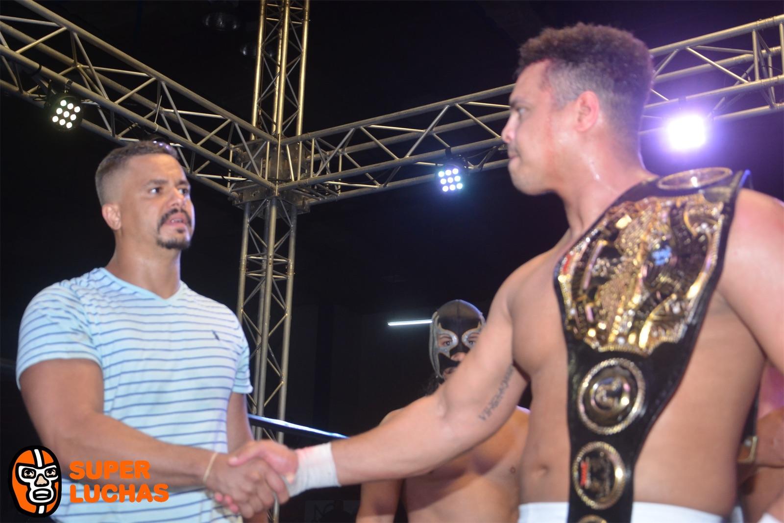 El singular trato de Primo y Épico con WWE: ¿Por qué la excepción? 2 Primo y Epico, enfrentados en WWC