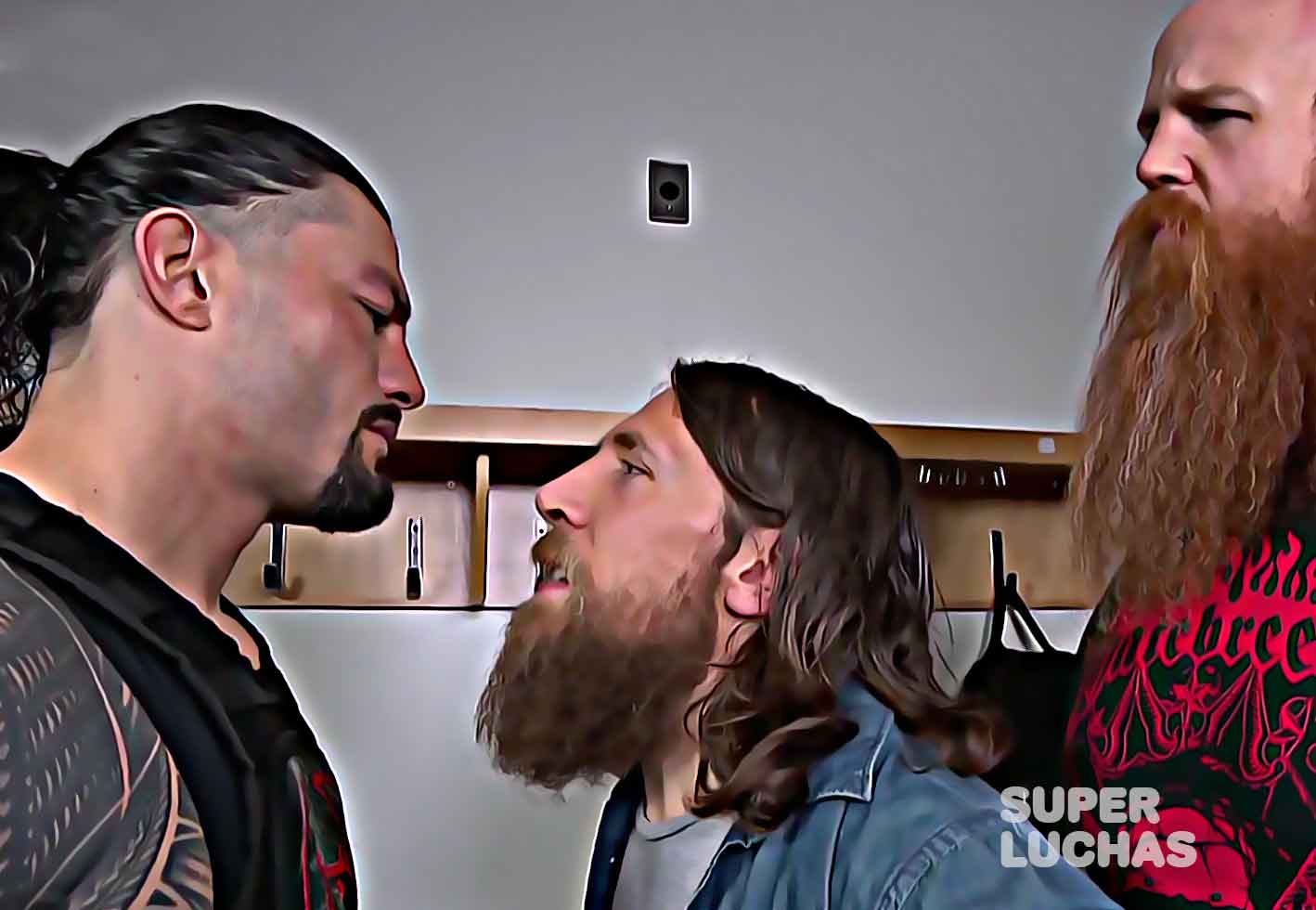4 Superestrellas que podrían ser los atacantes de Roman Reigns 5 Roman Reigns Daniel Bryan Rowan