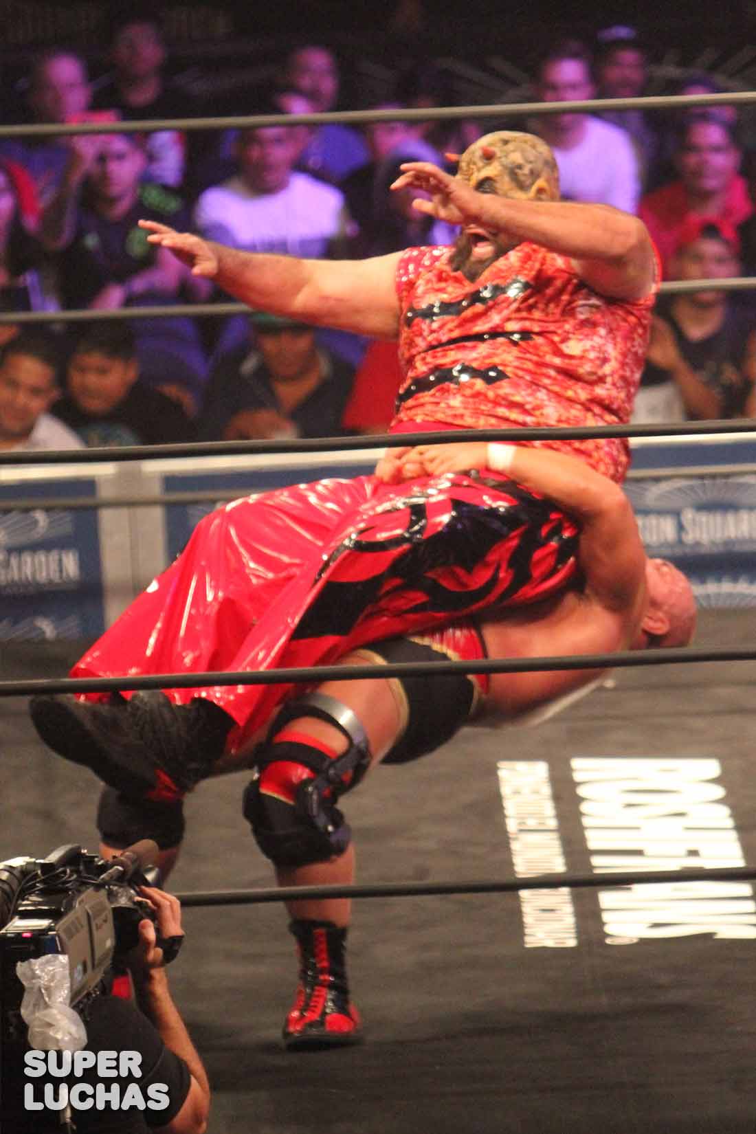 Ecos de AAA Invading New York: Galería gráfica 2 Michael Elgin