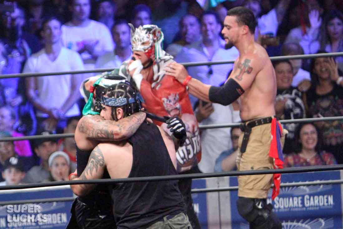 Ecos de AAA Invading New York: Galería gráfica 14 Lucha Brothers vs. LAX