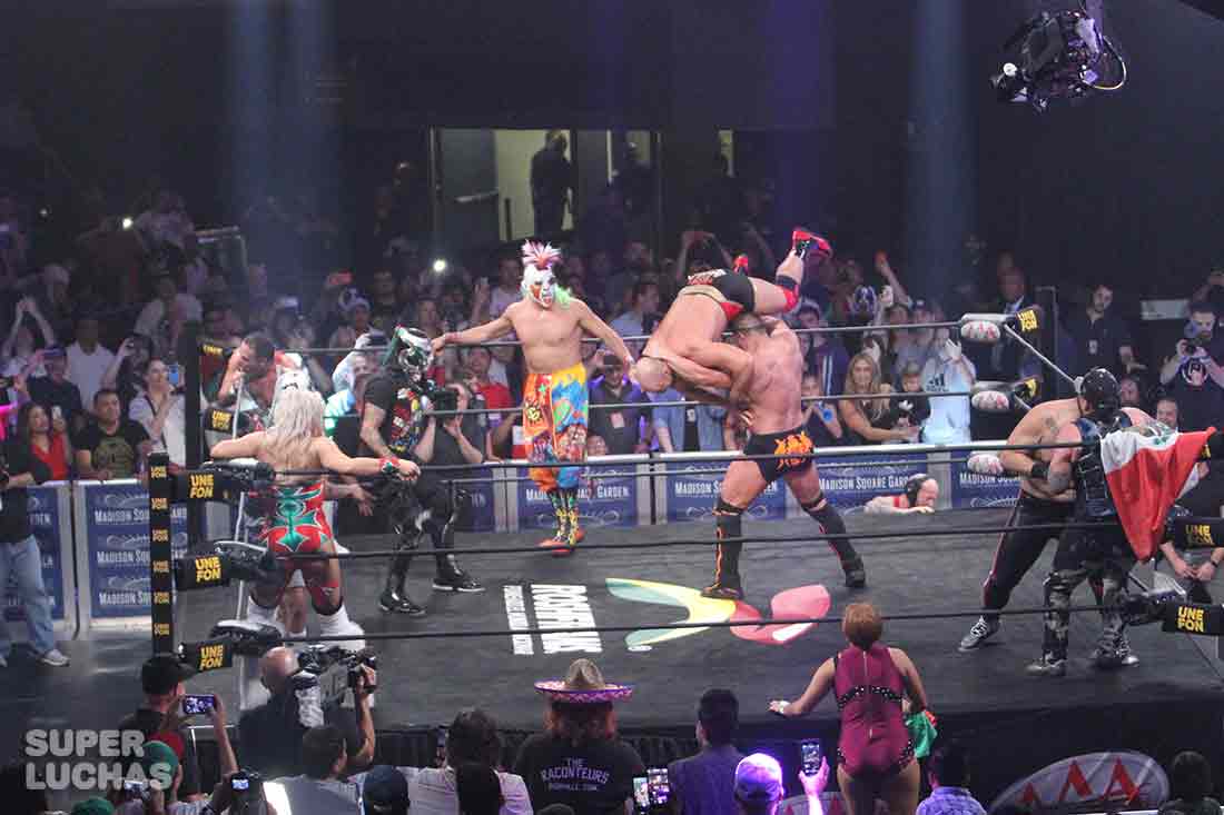 Ecos de AAA Invading New York: Galería gráfica 22 Blue Demon Jr. vs. Dr. Wagner Jr.