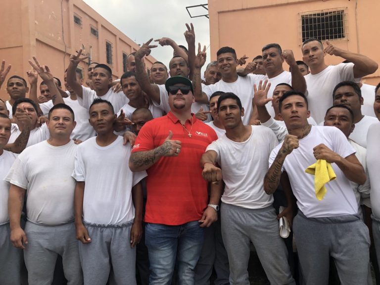 Andy Ruiz visitó el Penal de Topo Chico 1 Andy Ruiz visitó el Penal de Topo Chico 1