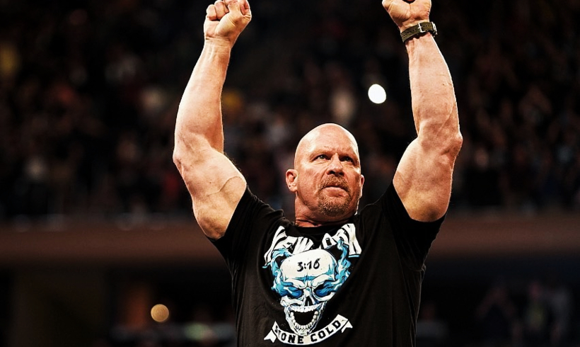 Stone Cold Steve Austin en la edición de Raw del 9 de septiembre de 2019 - WWE