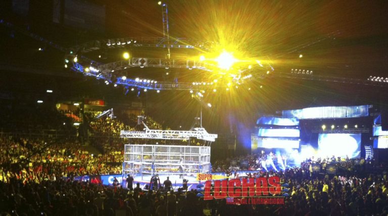 AAA TripleManía XIX (Cobertura y resultados 18 de junio de 2011) - Mesias pierde la cabellera, Jeff Jarrett nuevo Megacampeón, Dr. Wagner vence a RVD 2 Jack Evans vuela sobre Abyss desde lo más alto de la jaula en AAA TripleManía 19 / Photo by: Superluchas